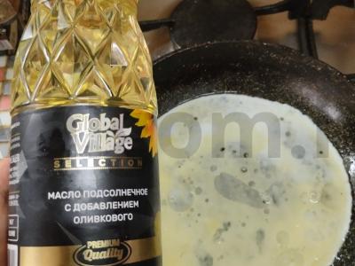 Chuka salotos su raudona žuvimi ir kiaušinių blyneliu po sezamu Žingsnis 1