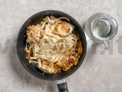 Vištienos makaronai Žingsnis 8