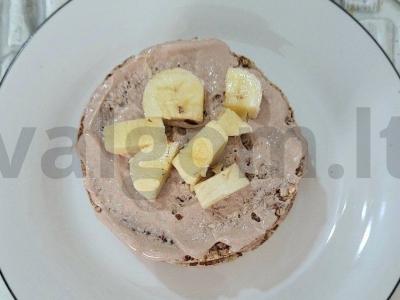 Patingėlių pyragas su bananais ir graikiniais riešutais Žingsnis 3