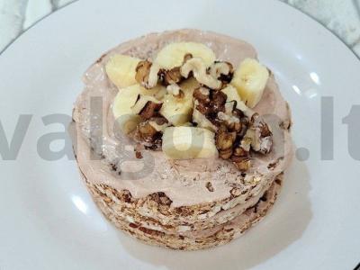 Patingėlių pyragas su bananais ir graikiniais riešutais Žingsnis 4