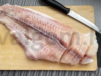 Keptas jūros liežuvis su svogūnais Žingsnis 1