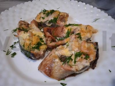 Kepta lašiša su gaudos sūriu ir krevetėmis pagrindine nuotrauka