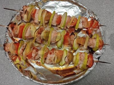 Orkaitėje kepti vištienos krūtinėlės šašlykai, marinuoti padaže Žingsnis 7