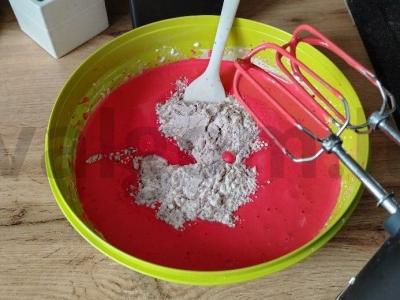 „Raudonas tortas“ su braškėmis Žingsnis 2