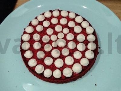 „Raudonas tortas“ su braškėmis Žingsnis 6