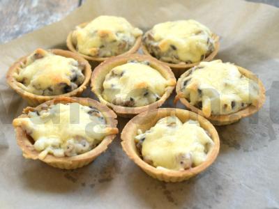 Juliens su vištiena ir grybais tartaletėse Žingsnis 8