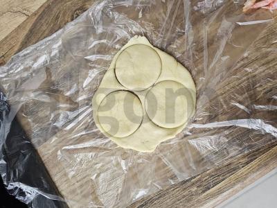 Namų virtiniai su sūriu ir krevetėmis Žingsnis 2