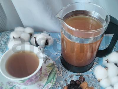 Kompotas iš džiovintų vaisių be cukraus pagrindine nuotrauka