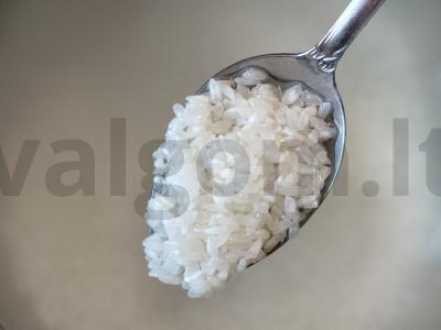 Saldus ryžių košė su džiovintais slyvomis ir razinomis Žingsnis 1