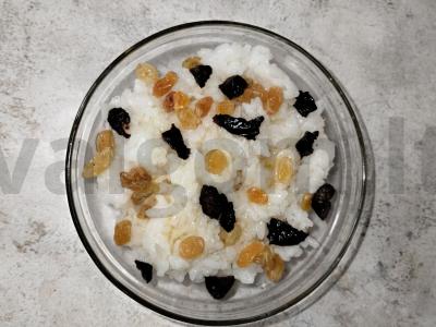 Saldus ryžių košė su džiovintais slyvomis ir razinomis Žingsnis 5