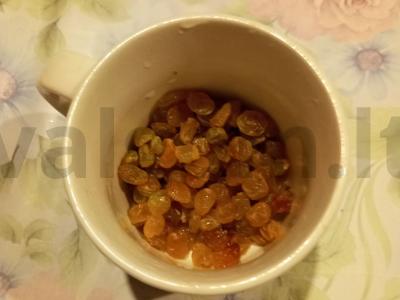 Vitaminų salotas su razinomis ir obuoliais Žingsnis 1