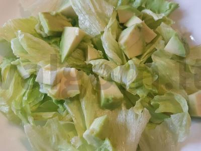 Aštrus salotas iš ledinio saloto, pomidorų ir žolelių Žingsnis 2