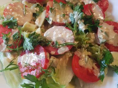 Aštrus salotas iš ledinio saloto, pomidorų ir žolelių Žingsnis 6