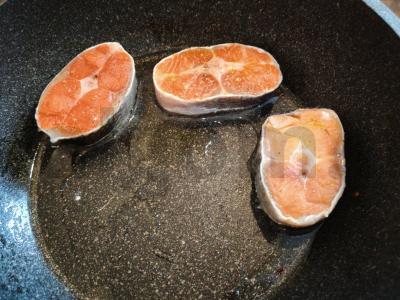 Žuvis grietinėlėje su špinatais Žingsnis 5