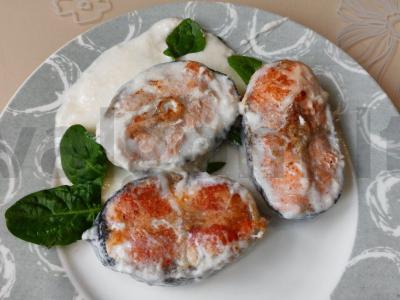 Žuvis grietinėlėje su špinatais pagrindine nuotrauka