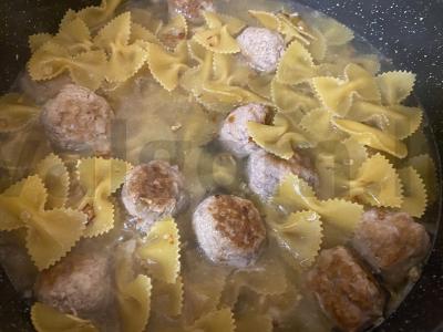 Makaronai-šalmai su mėsos kukuliais grietinės padaže Žingsnis 7