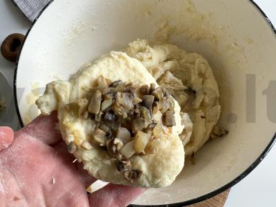 Bulvių zrazai su pievagrybiais Žingsnis 3