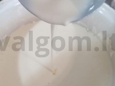 Sūdyti blynai ant pieno išrūgų Žingsnis 2