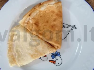 Sūdyti blynai ant pieno išrūgų pagrindine nuotrauka