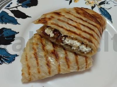 Tailandietiška plokštelė su varške ir džiovintais pomidorais pagrindine nuotrauka