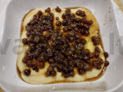 Švelnus rūkytos pieno pyragas su uogiene Žingsnis 7