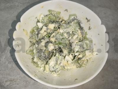 Lengvas salotas su kiaušiniu ir žalumynais Žingsnis 2