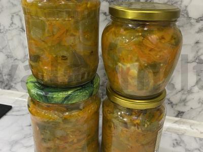 Žaliųjų pomidorų salotos žiemai pagrindine nuotrauka