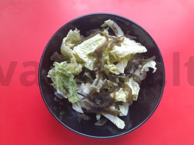Aštrus salotas su jūros ir Pekino kopūstu Žingsnis 3