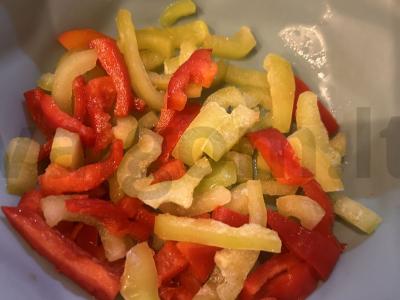 Graikiška salota su raudonuoju svogūnu ir feta Žingsnis 1