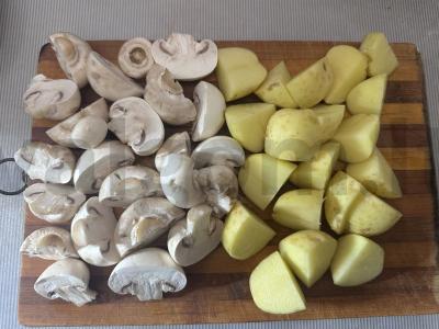 Karšis, keptas su grybais ir jauna bulve Žingsnis 1