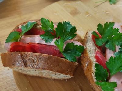 Aštrus dešrainis su dešrele ir dižono garstyčiomis Žingsnis 6