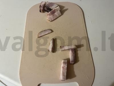 Užkandis prie stiprių gėrimų „Keptas sūrus lašinys“ Žingsnis 4