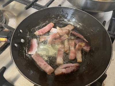 Užkandis prie stiprių gėrimų „Keptas sūrus lašinys“ Žingsnis 8