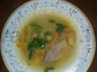 Lęšių sriuba su jautienos šonkauliais pagrindine nuotrauka