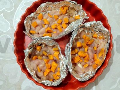 Skani laivelių su daržovėmis ir vištiena po sūrio plutele Žingsnis 3