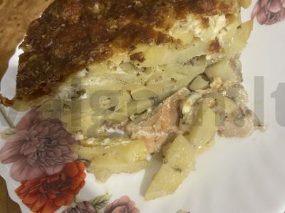 Bulvės su mėsa orkaitėje pagrindine nuotrauka