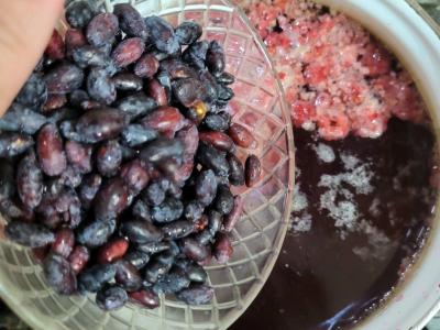 Šalčio kompotas iš uogų ir aviečių su citrinos rūgštimi Žingsnis 1