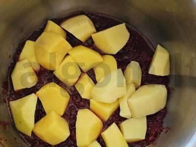 Greitas raugintų kopūstų boršas Žingsnis 1