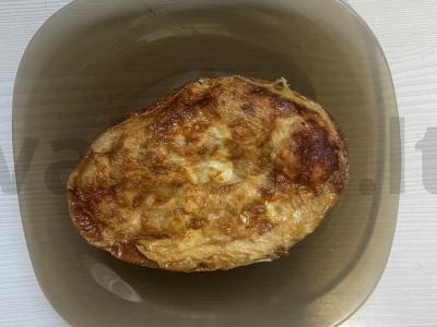 Tortilijų su dešra ir sūriu ritinėliai kiaušinių užpilde Žingsnis 12