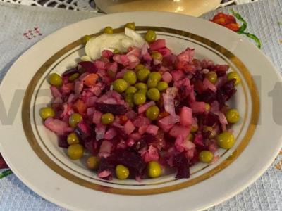 Vinegretas su pipirų mišiniu pagrindine nuotrauka