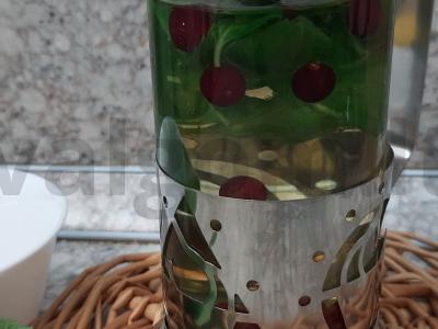 Brusnicų arbata su mėtomis ir medumi pagrindine nuotrauka