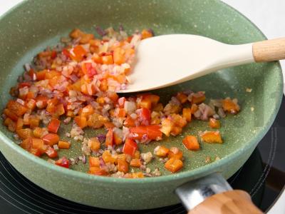 Omletas su rūkytomis šoninėmis Žingsnis 4