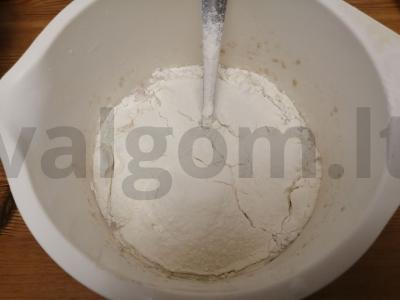 Dešrelė tešloje „Pletanka“ Žingsnis 4