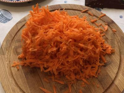 Grikių košė, troškinta su daržovėmis ir šonine Žingsnis 1