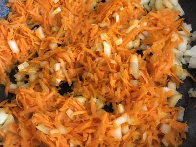 Grikių košė, troškinta su daržovėmis ir šonine Žingsnis 4