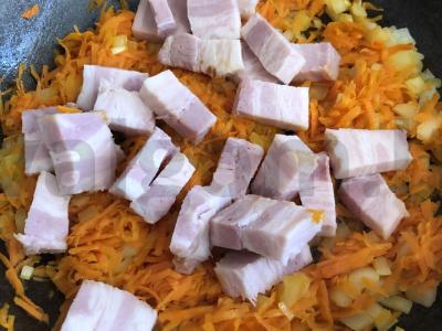 Grikių košė, troškinta su daržovėmis ir šonine Žingsnis 5