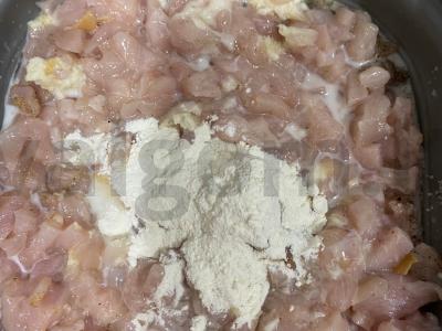 Smulkintos vištienos kotletai su prieskoniais Žingsnis 5