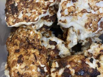 Smulkintos vištienos kotletai su prieskoniais pagrindine nuotrauka