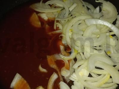 Rudieji ryžiai su grybais pomidorų padaže Žingsnis 4