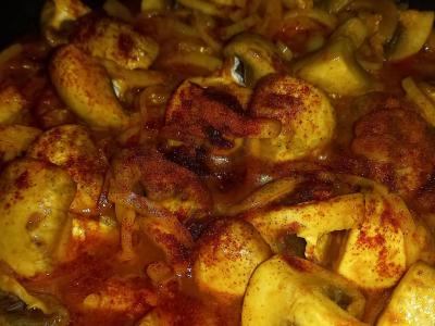 Rudieji ryžiai su grybais pomidorų padaže Žingsnis 5